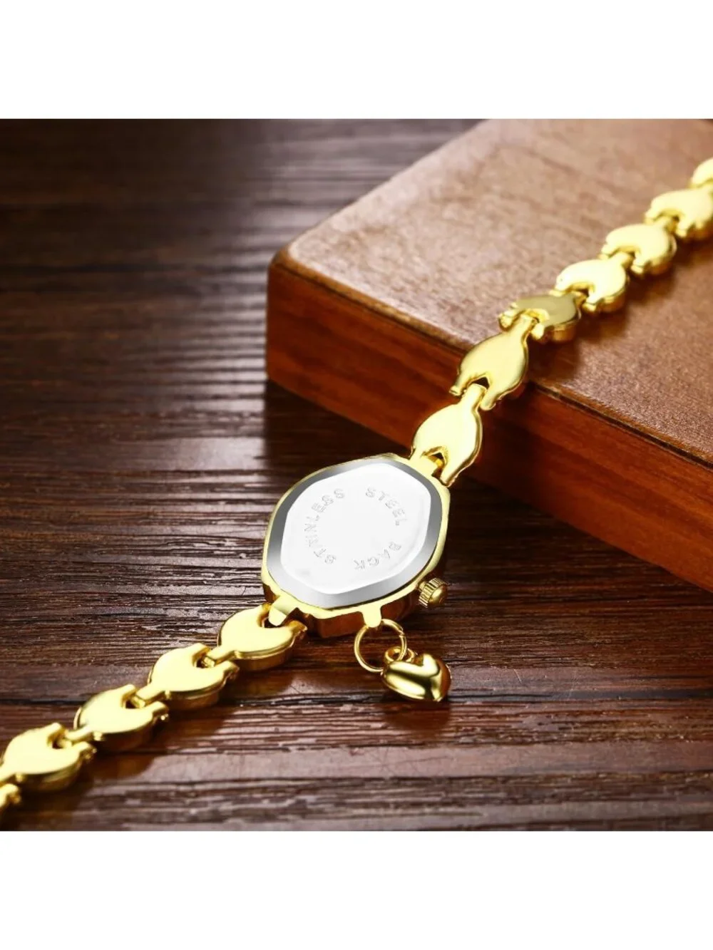 Women's Gold Analog Quartz Stainless Steel Heart Pandant Bracelet Wrist Watch